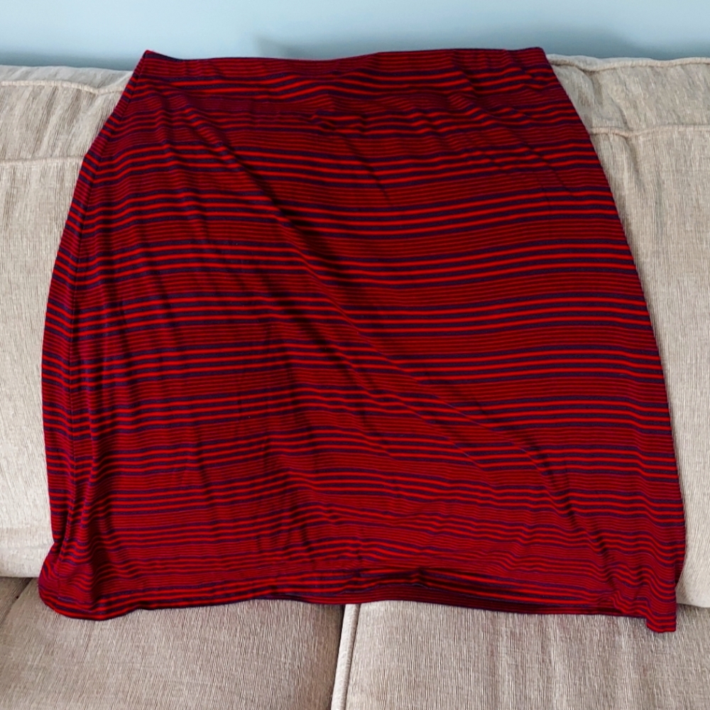 Size L Talbots red and black striped jersey skirt